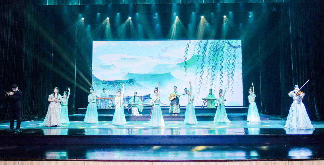 学生表演